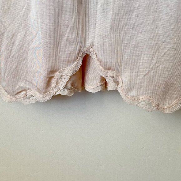 Vintage Warner's Frostings Slip | 34" Length | Nude| Lace Detail | Made in USA‎ - Picture 5 of 9
